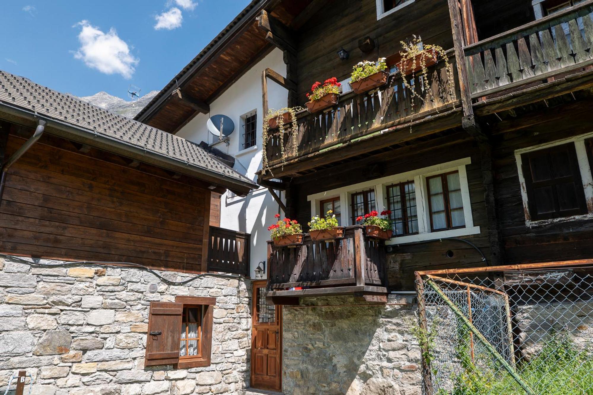 Incanto Walser Apartments Ronco Macugnaga Dış mekan fotoğraf